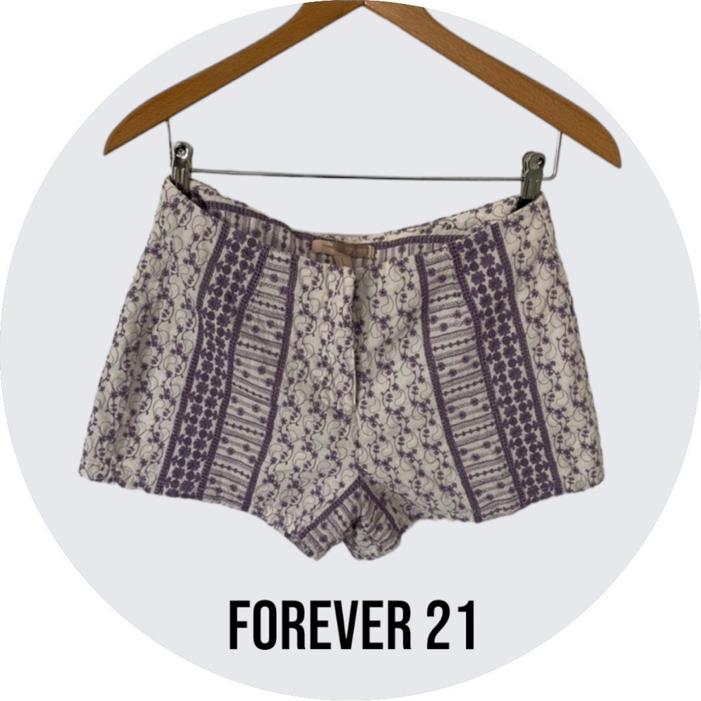 Vintage Women’s Forever 21 Boho Patterned Shorts